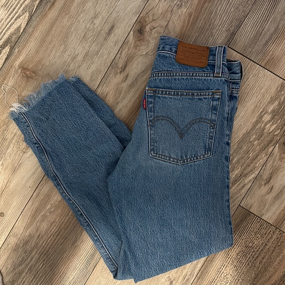 Levi’s Wedgie Jeans - Picture 3 of 4